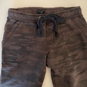 Sanctuary camo joggers XS